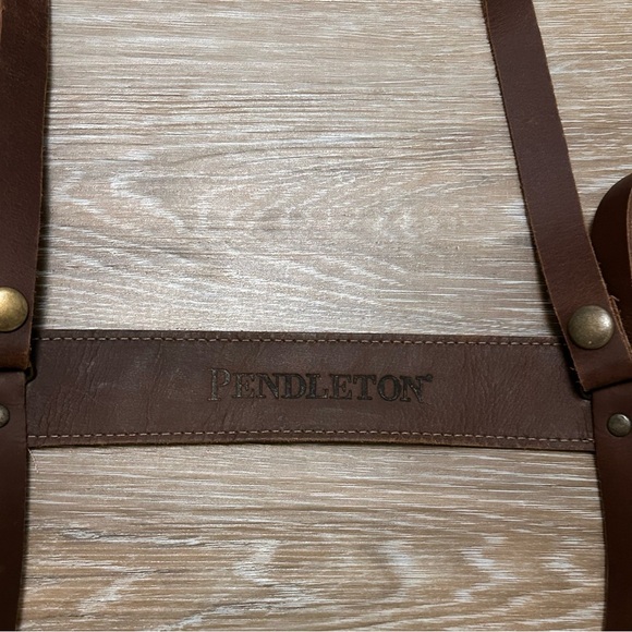 Vtg Pendleton Leather Throw Blanket Carrier | USA Made | Premium Brown Cowhide - Picture 3 of 6